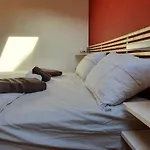 Monforte Charming 2-5room Flat In Center Trullovista