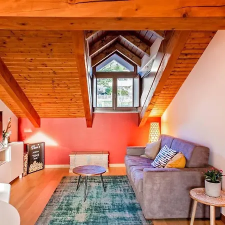 Monforte Charming 2-5room Flat In Center Trullovista