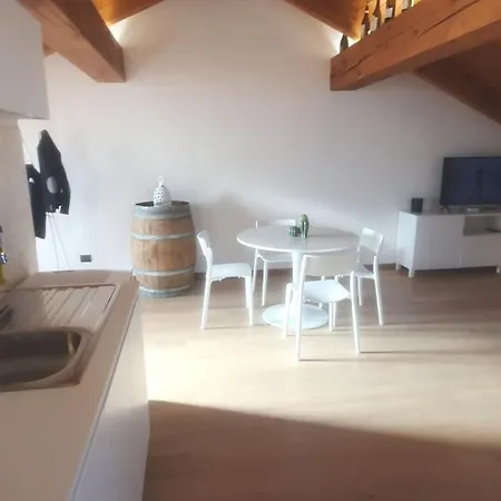 Monforte Charming 2-5room Flat In Center Trullovista