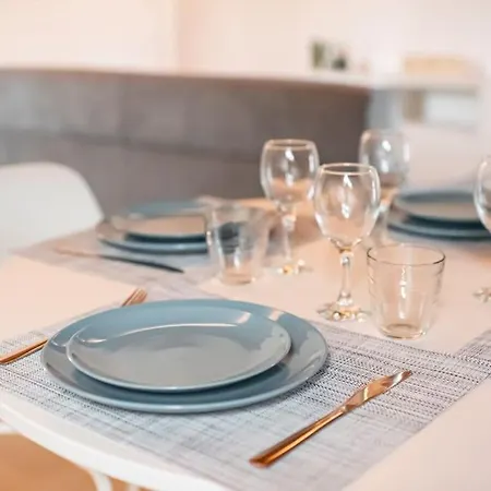 Monforte Charming 2-5room Flat In Center Trullovista