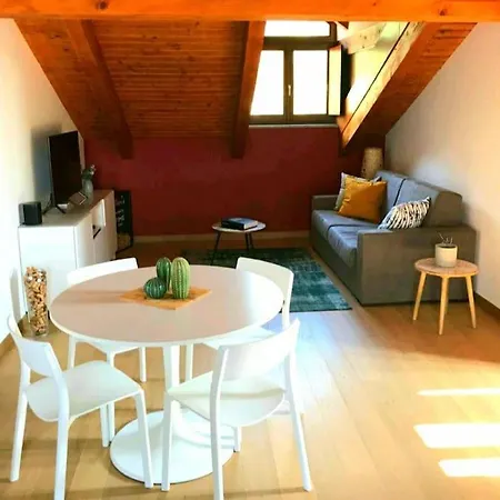 Charming 2.5room Flat In Center Of Monforte D'Alba