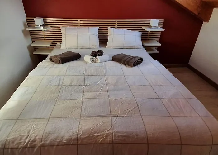 Monforte Charming 2-5room Flat In Center Trullovista Appartement