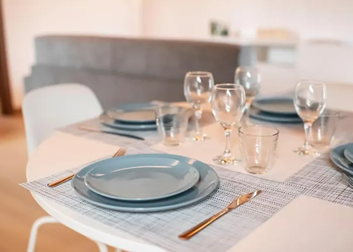 Monforte Charming 2-5room Flat In Center Trullovista